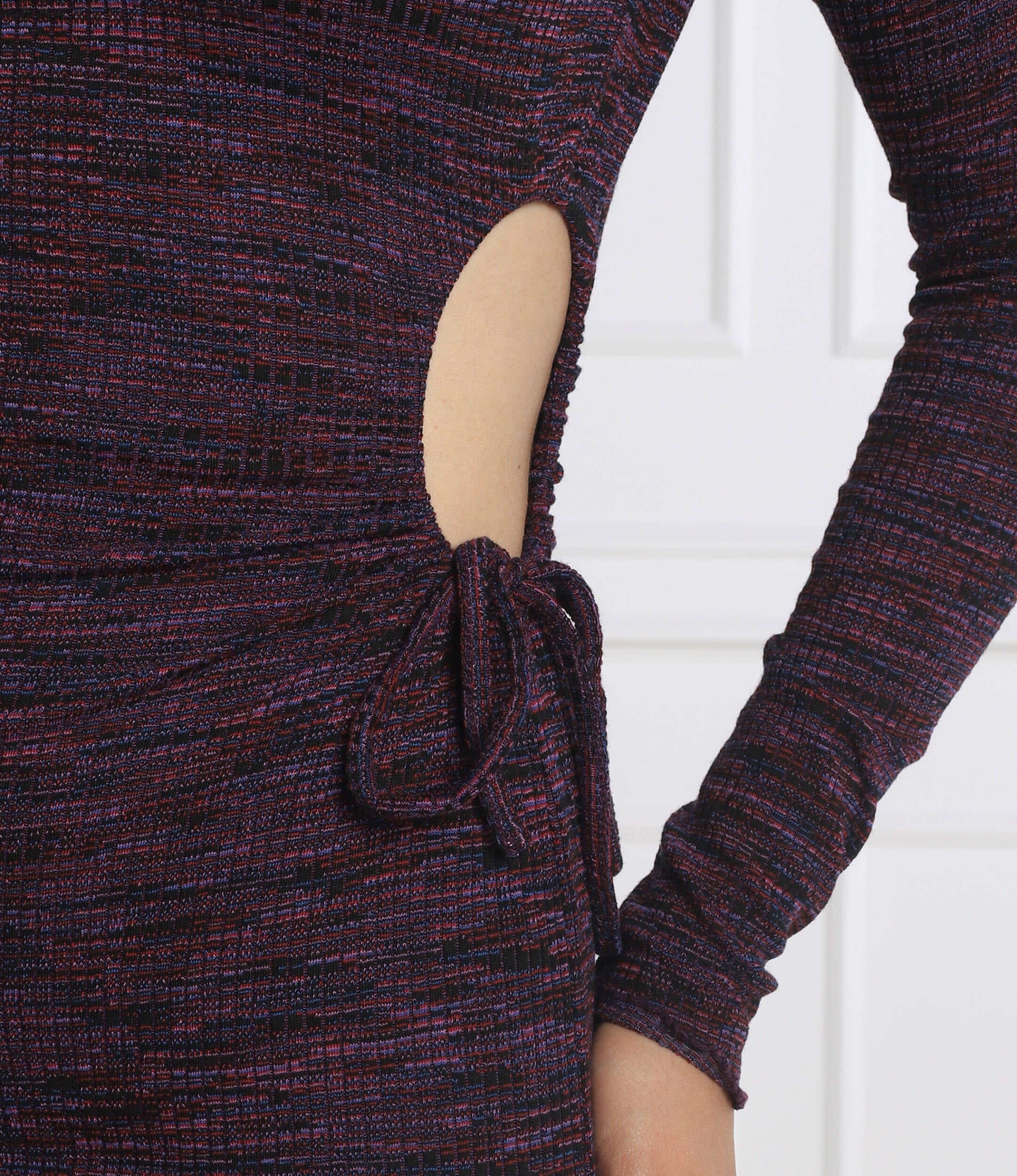 Desigual Michigan Dress detail featuring a purple design, showcasing side cutout and stylish tie, perfect for women's fashion.