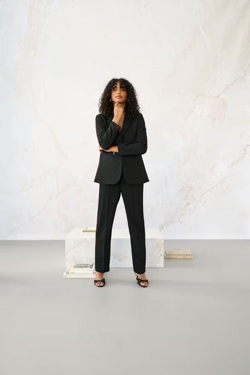 Kaffe KAsakura Straight-Leg Trousers – Black