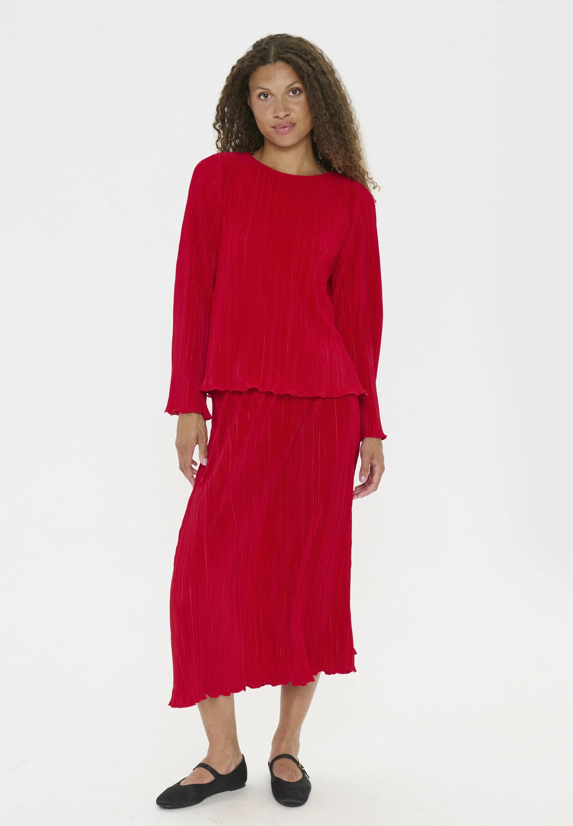 Saint Tropez ZUNISZ Pleated Blouse – Chinese Red