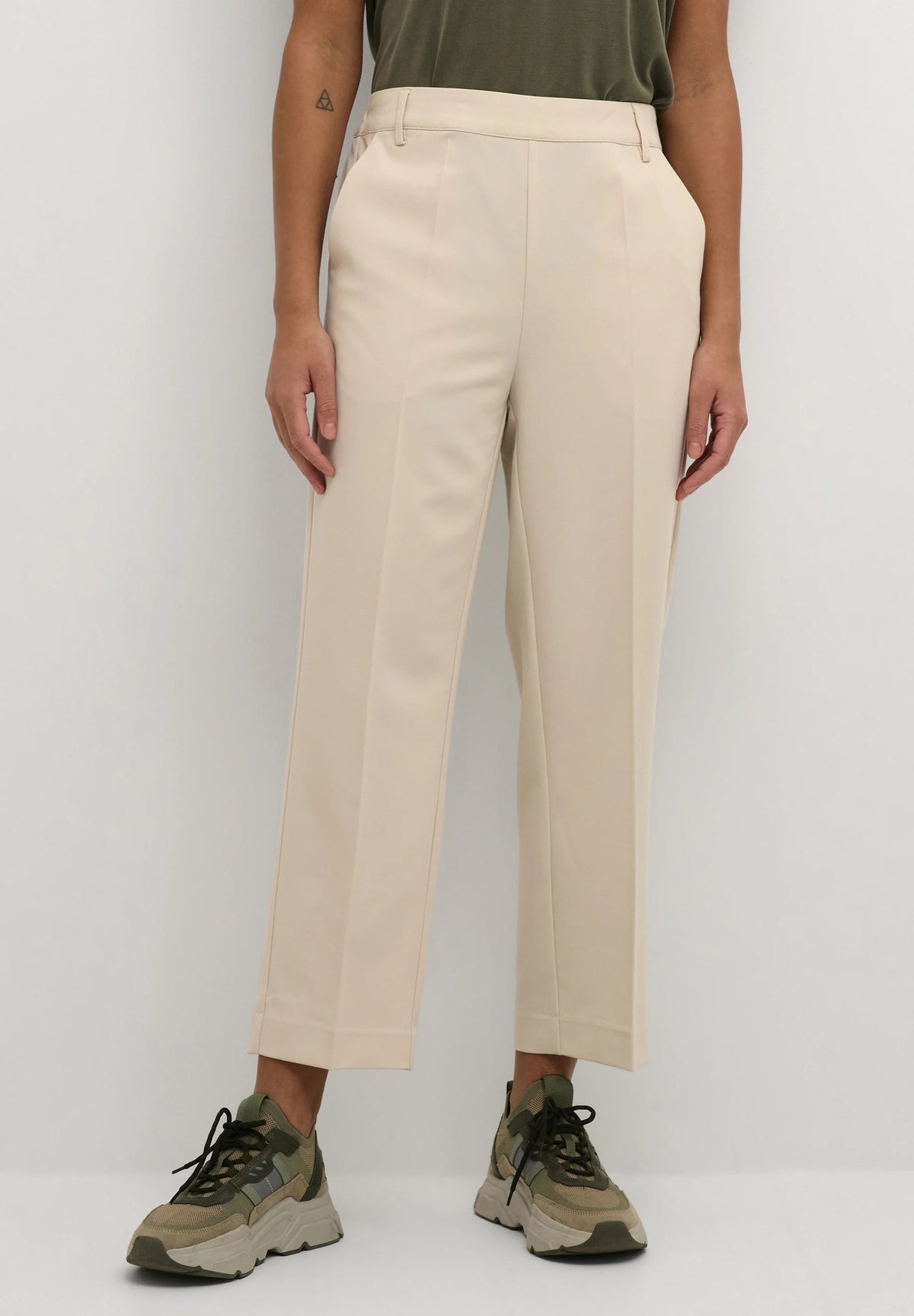 Kaffe KAsakura Cropped Tailored Trousers – Sand Beige