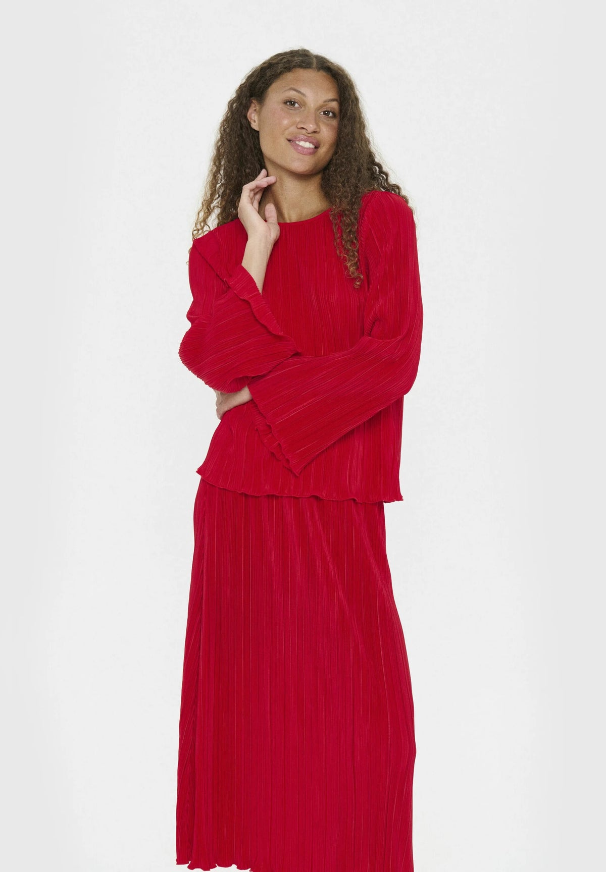 Saint Tropez ZUNISZ Pleated Blouse – Chinese Red