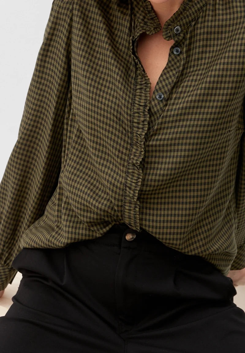s.Oliver Gingham Check Blouse with Ruffle Collar – Evergreen
