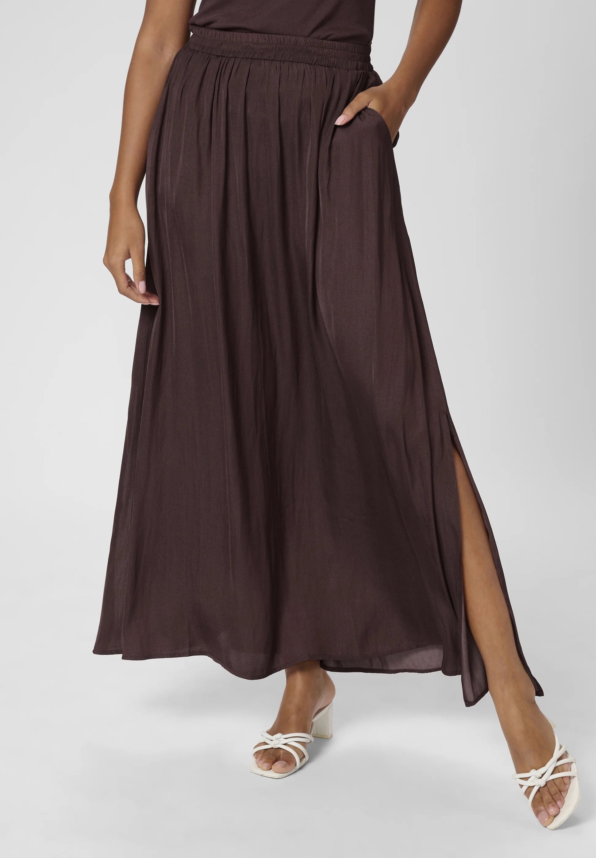 Kaffe KAallie Satin Maxi Skirt – Fudge Brown