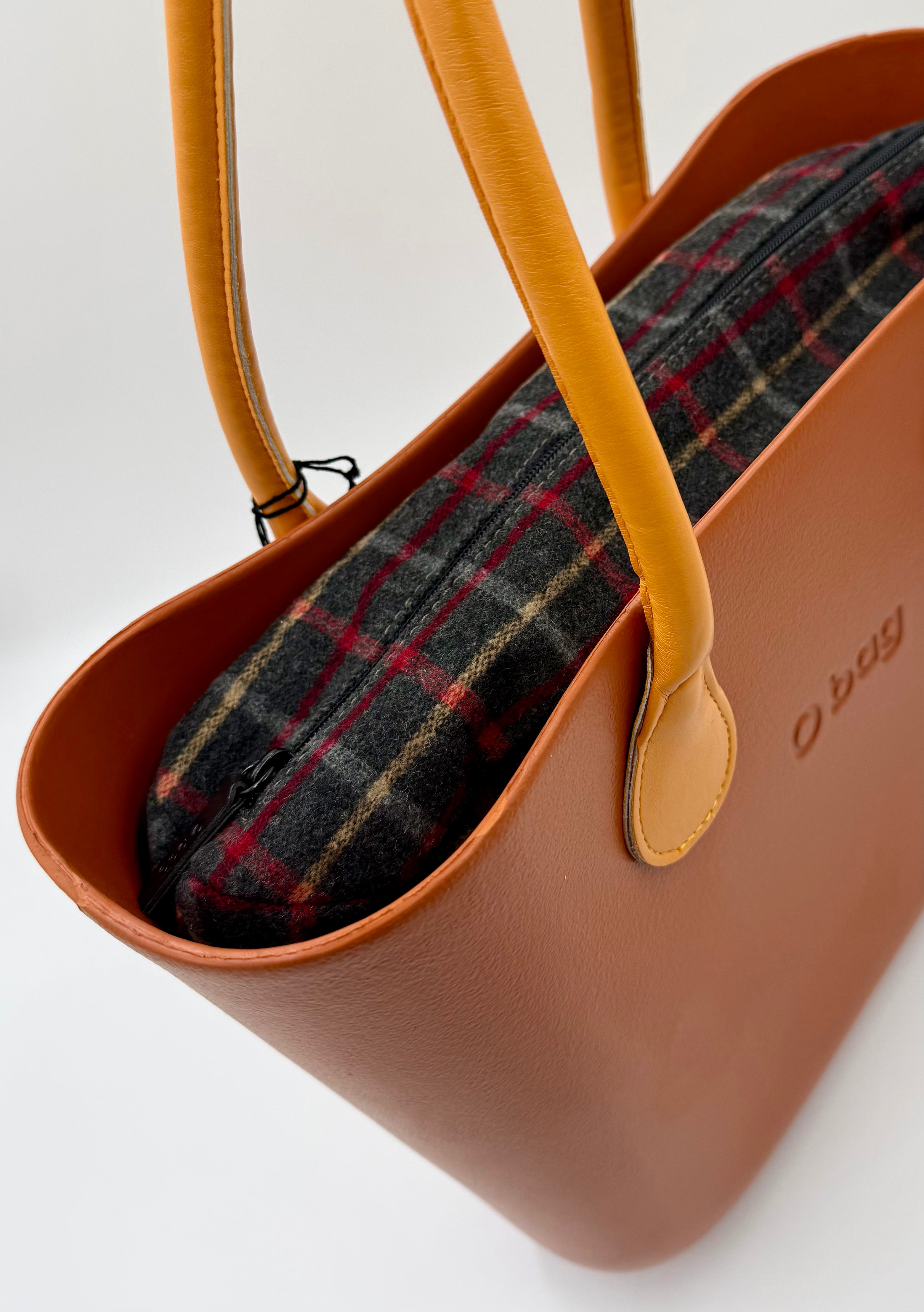 O bag Classic kézitáska kockás béléssel – bézs
