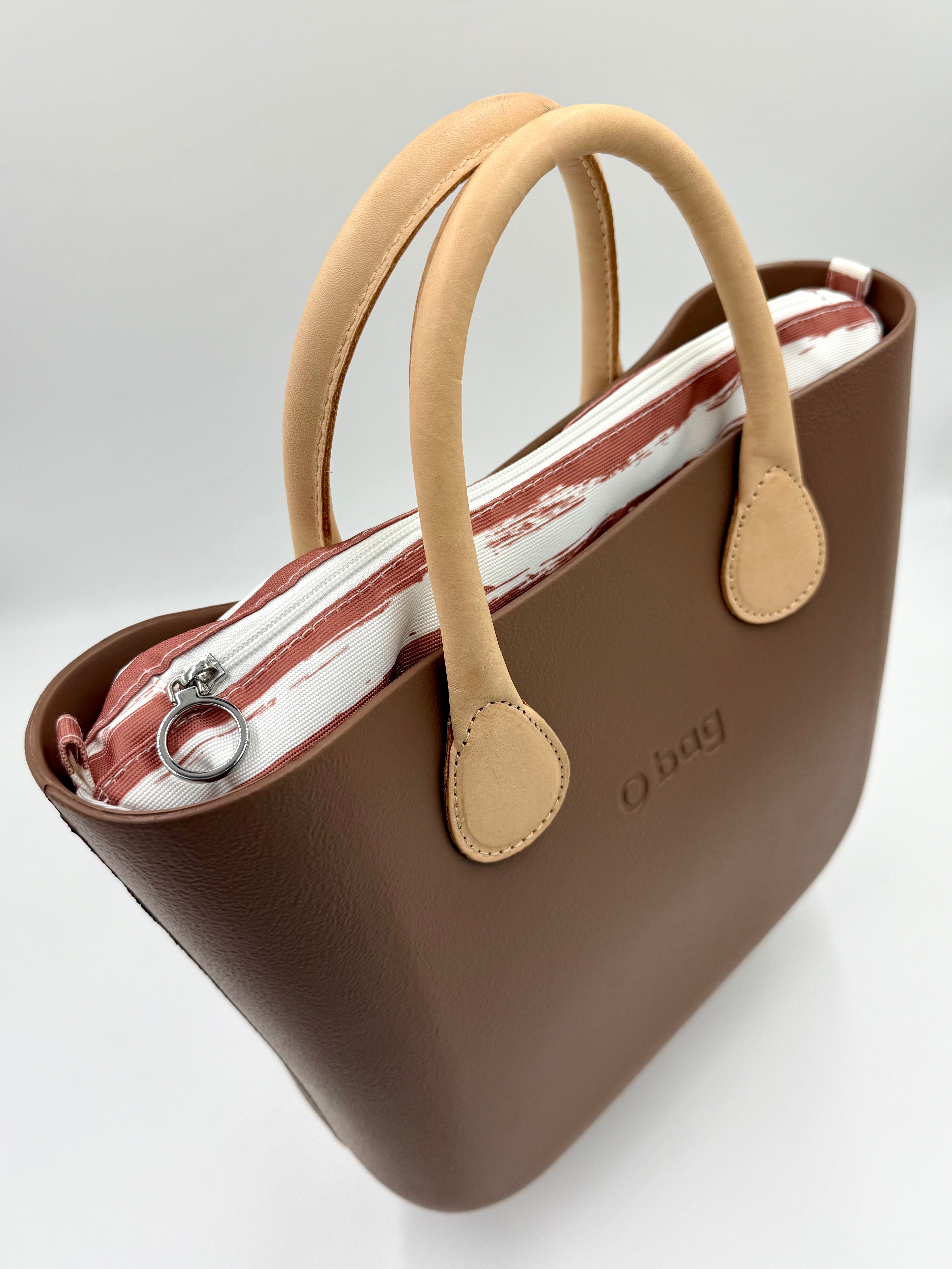 O bag Mini kézitáska csíkos béléssel – taupe