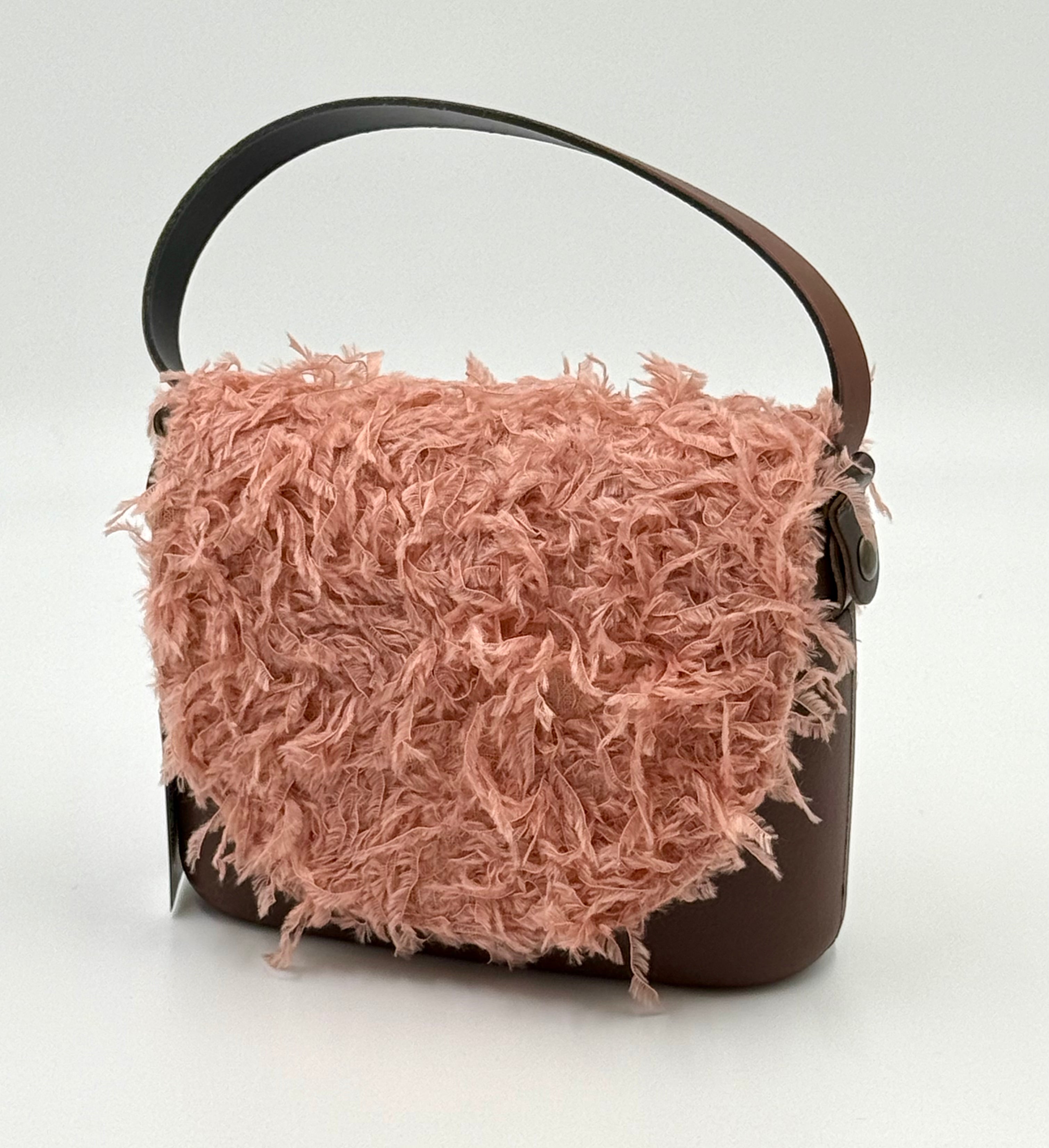 O bag O Pocket műszőrmés táska – taupe-púderrózsaszín