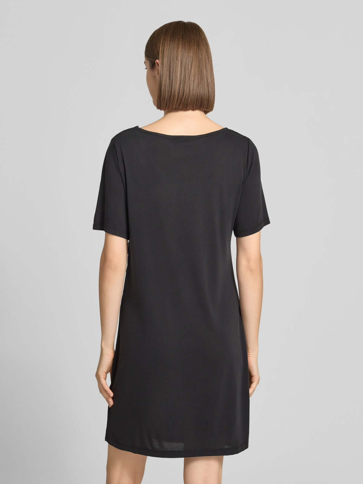 Pieces Pcanora Short Dress black back view, elegant women's fashion in a midi length, premium designer clothing.