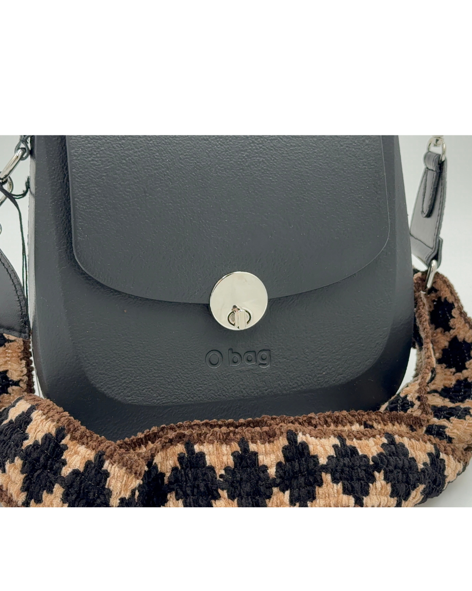 O bag Chase – Crossbody Bag with Houndstooth Strap in black, stylish women's fashion accessory, perfect for any outfit.