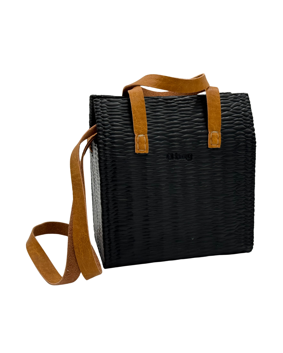 O bag Glam Woven-Texture Bag – Black