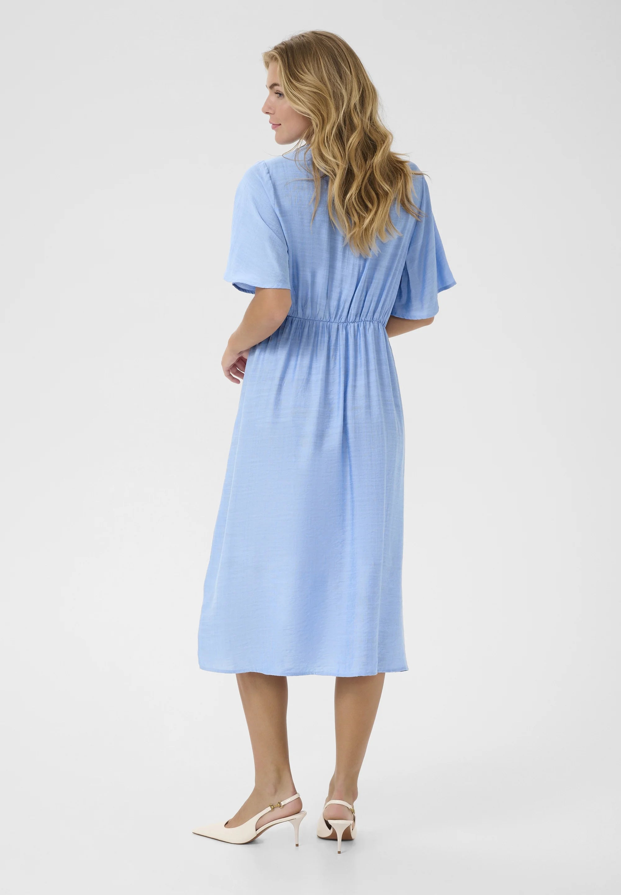 Kaffe KAjasmin elöl csavart midiruha – Placid Blue