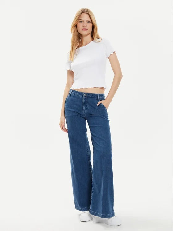 Brave Soul Eyelet Trim Crop Top – White
