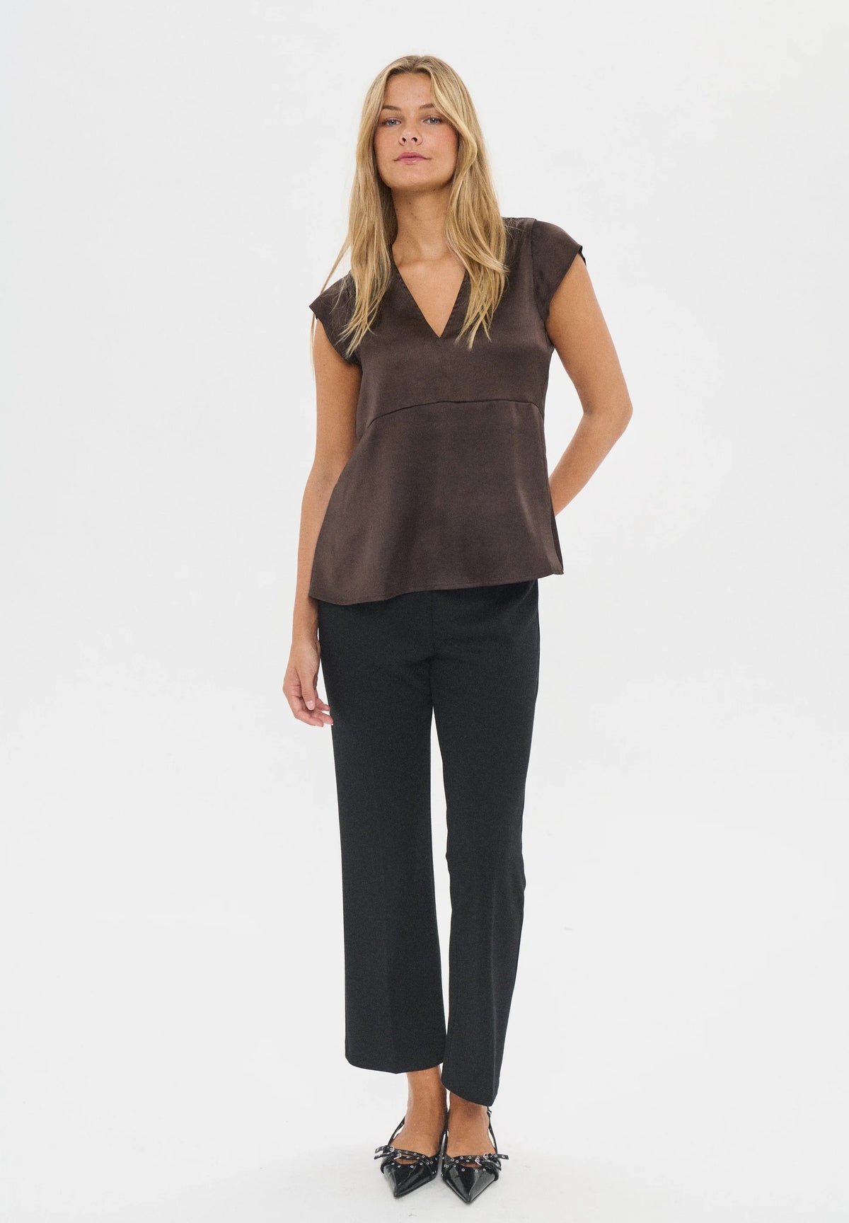 Saint Tropez SafinaSZ Short-Sleeve Blouse – Dark Oak