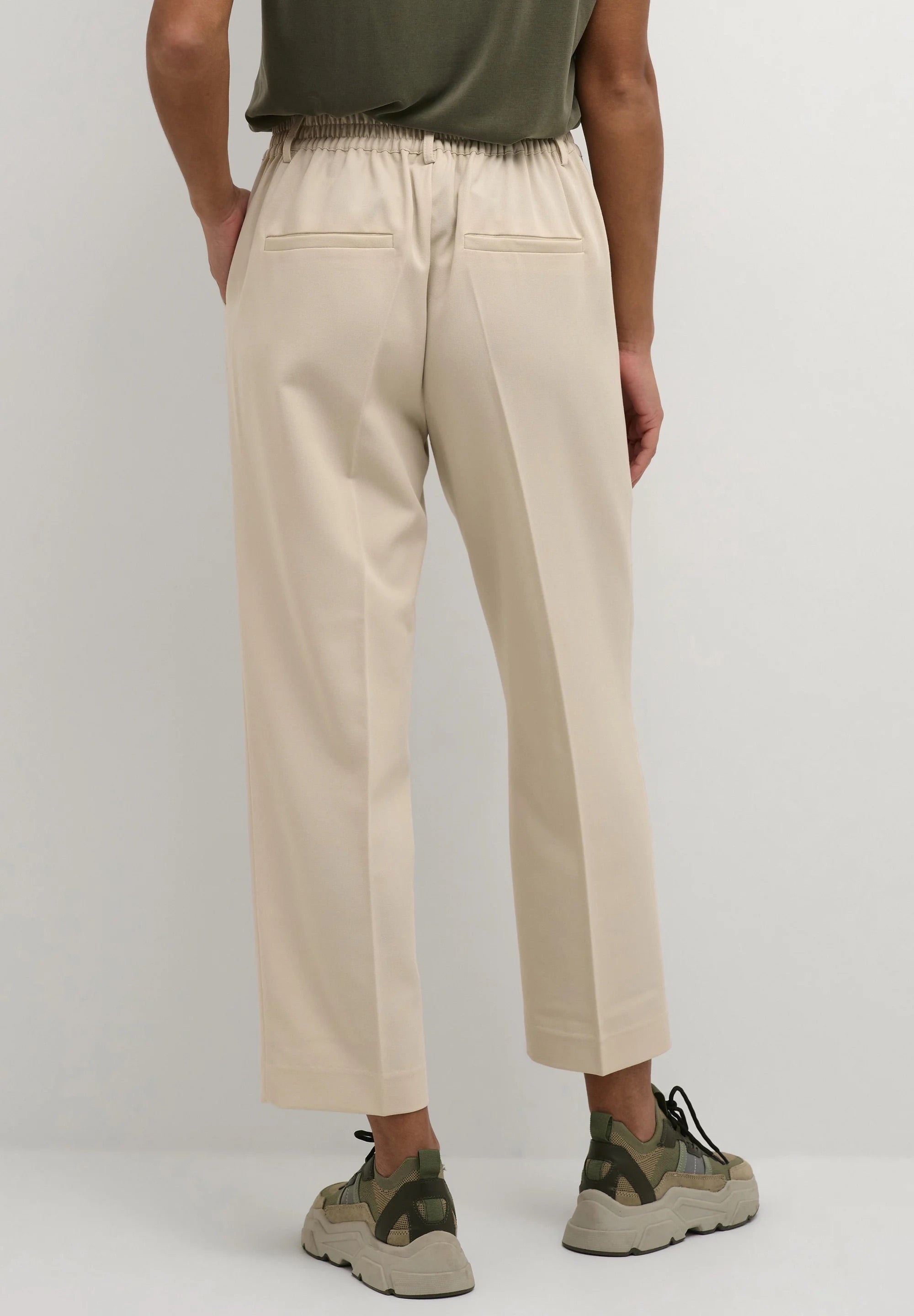 Kaffe KAsakura Cropped Tailored Trousers – Sand Beige
