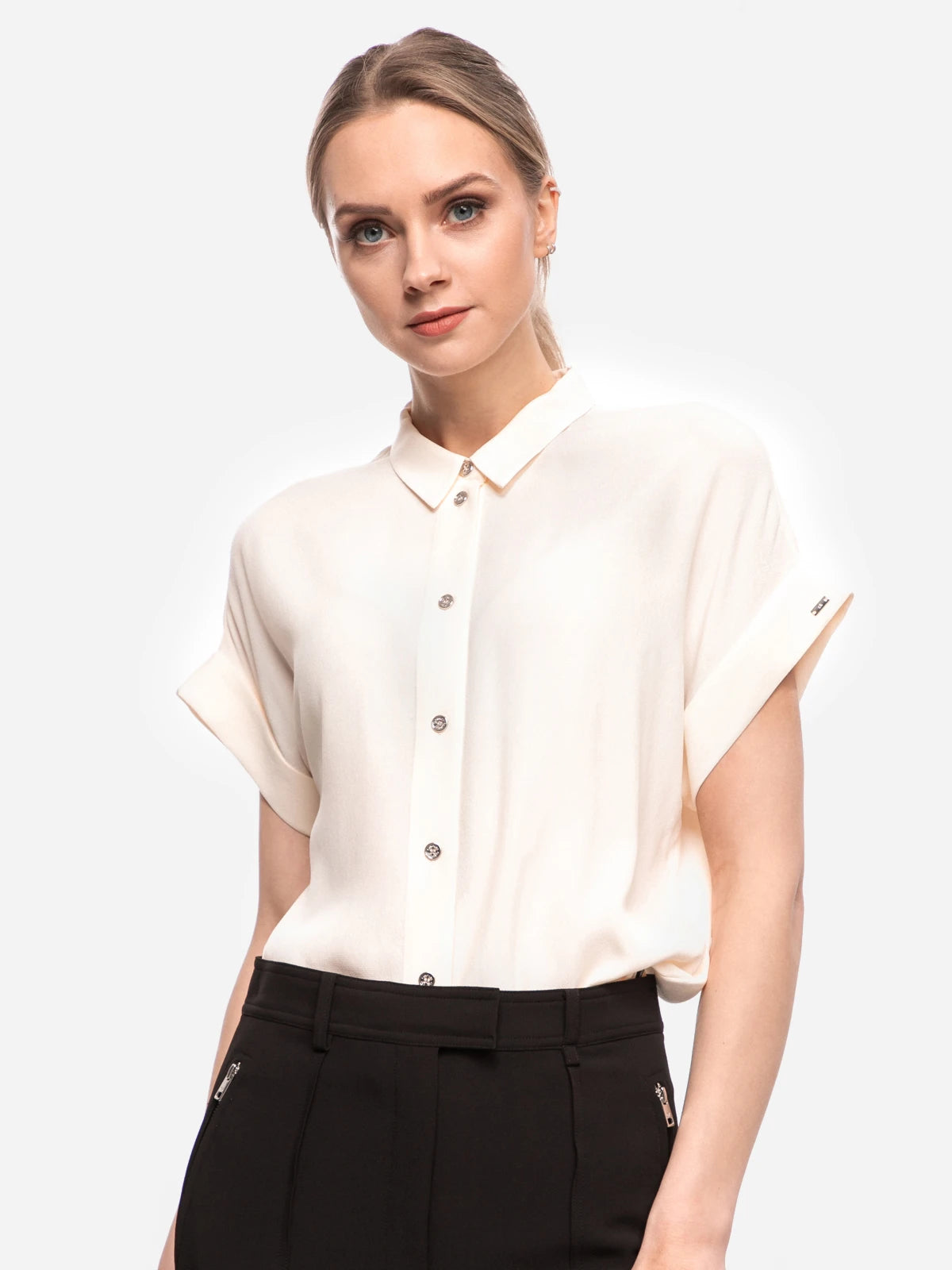 Calvin Klein rövid ujjú, gombos blúz