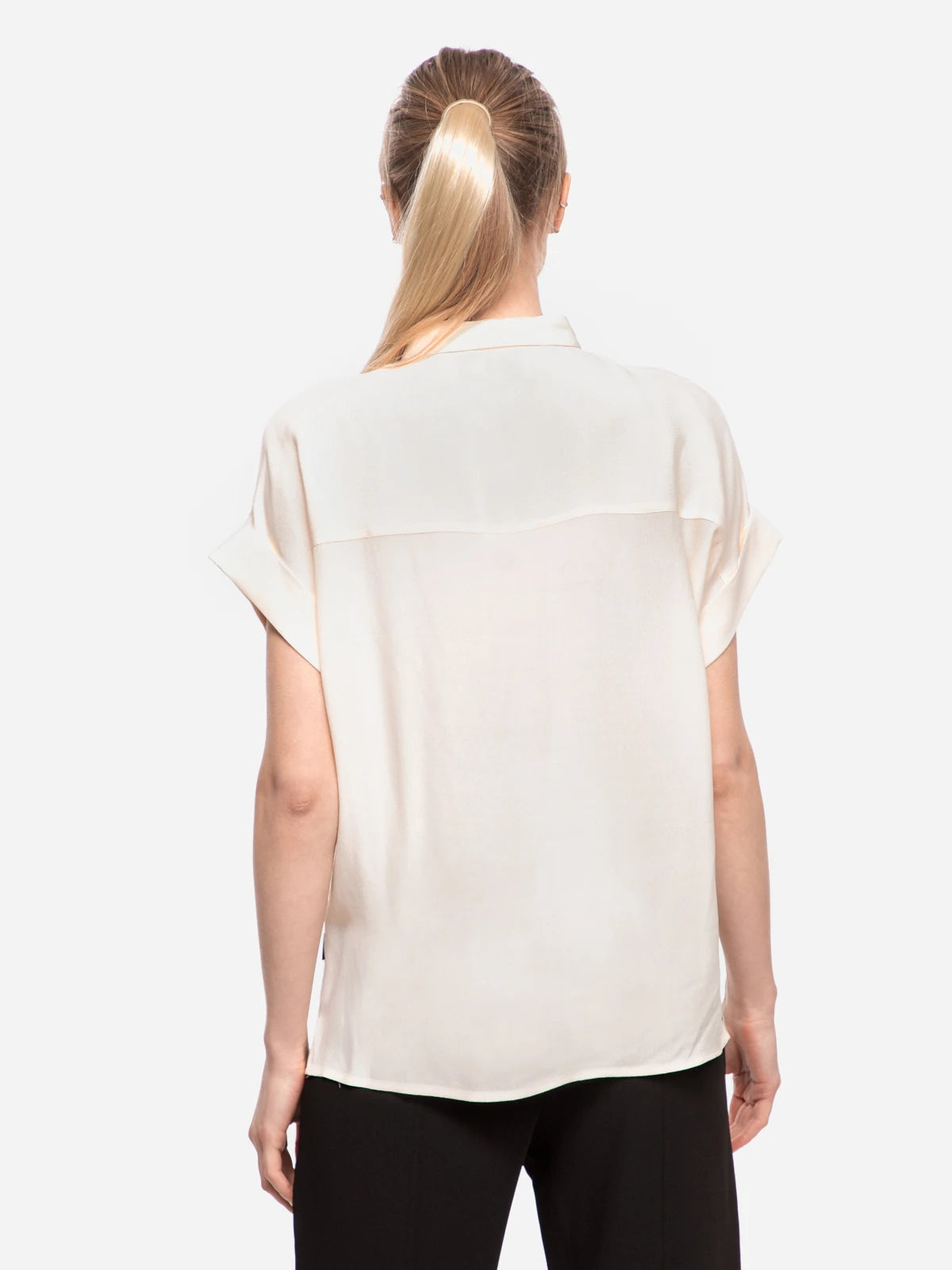 Calvin Klein rövid ujjú, gombos blúz