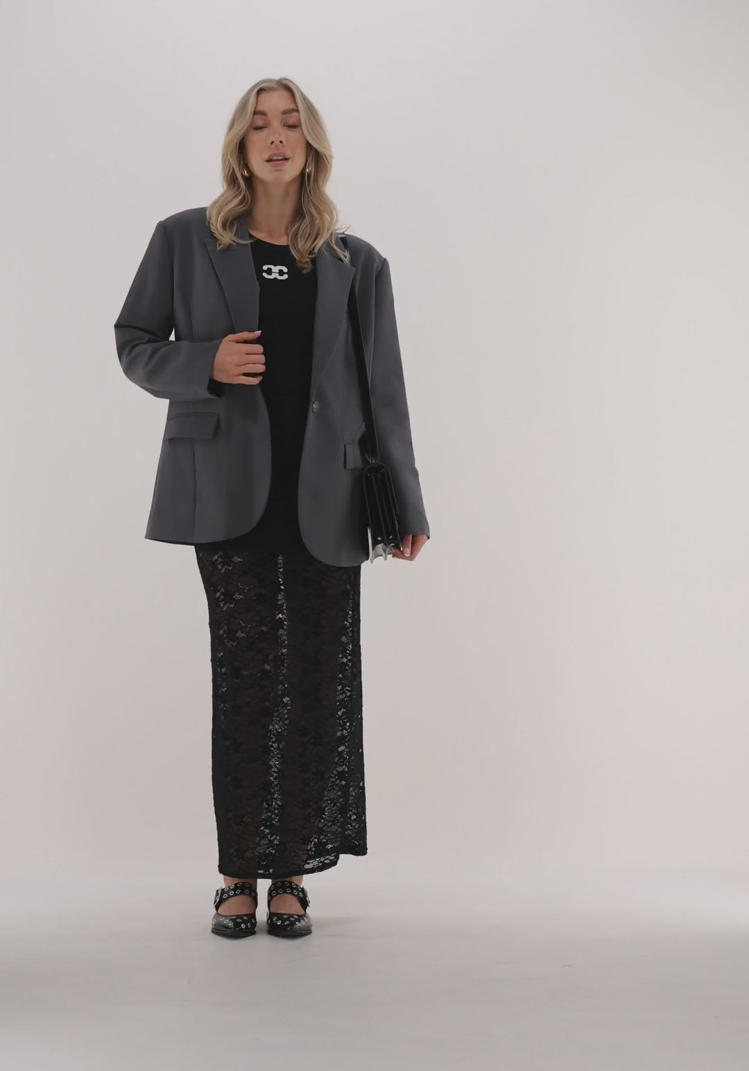 Videó betöltése: Co'couture Granny CC logós póló – fekete