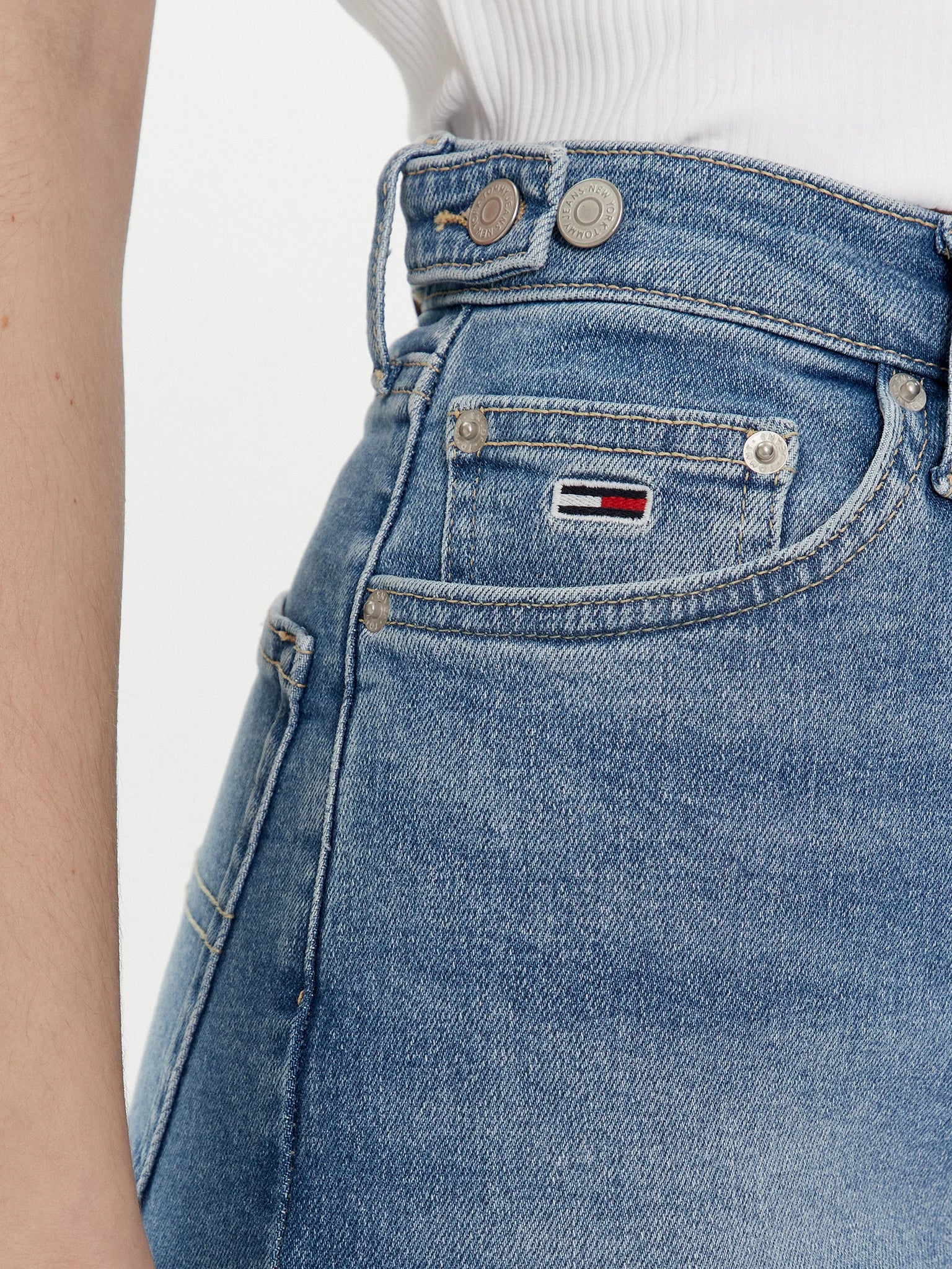 Tommy Jeans Julie egyenes szárú farmernadrág – kék